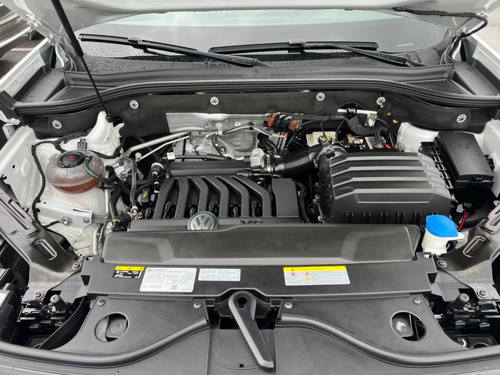Used 2023 Volkswagen Atlas Cross Sport SEL R-Line AWD/4WD image 11