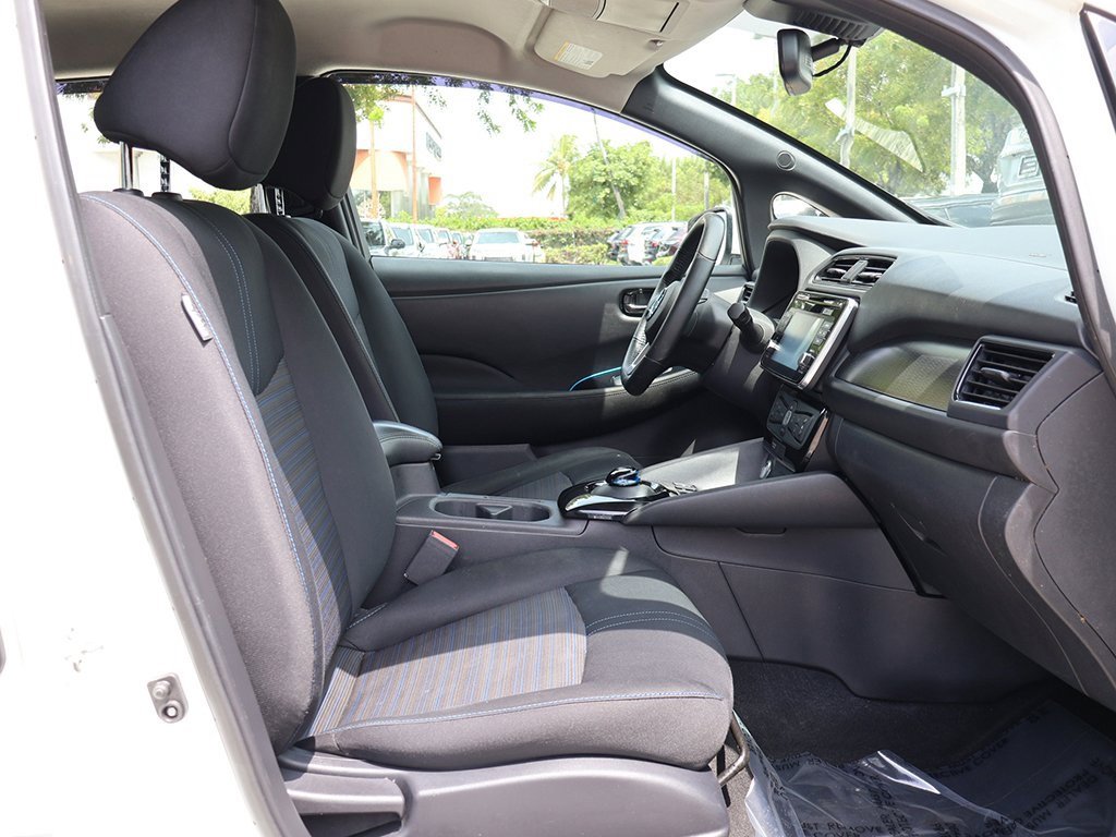 Used 2018 Nissan Leaf SV w/ SV Technology Package image 28