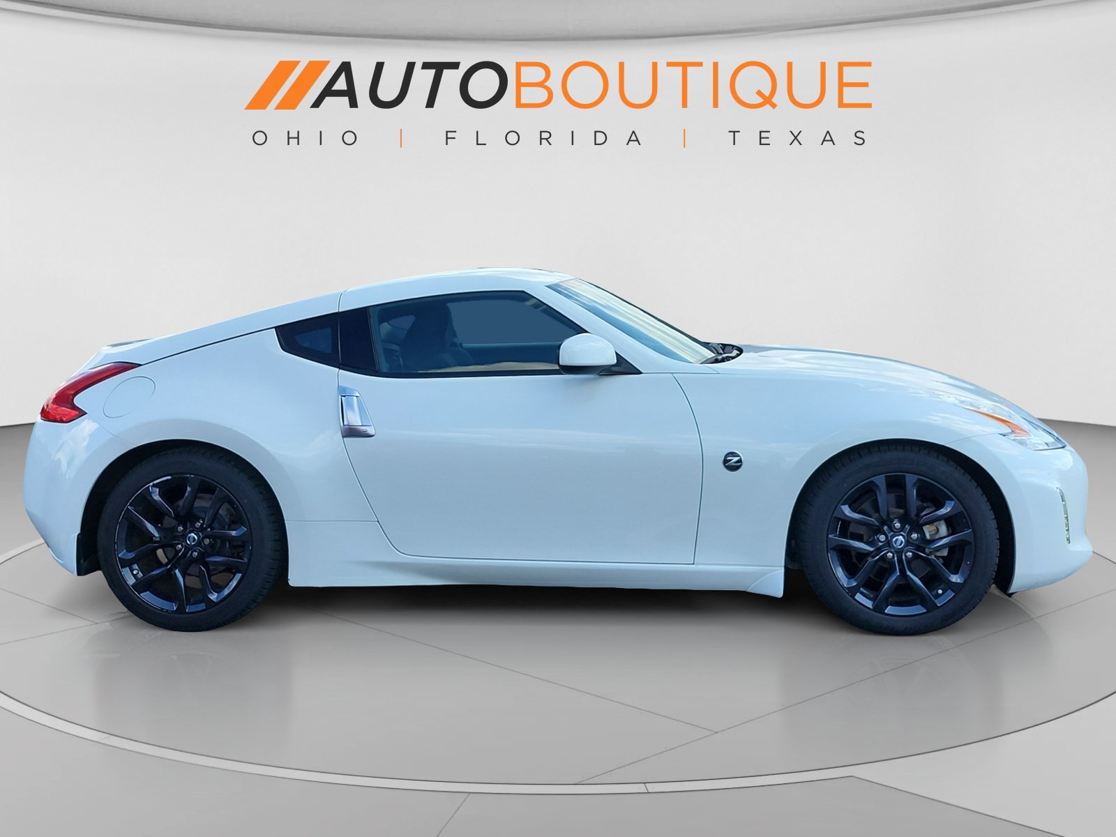 Used 2015 Nissan 370Z Coupe RWD image 6