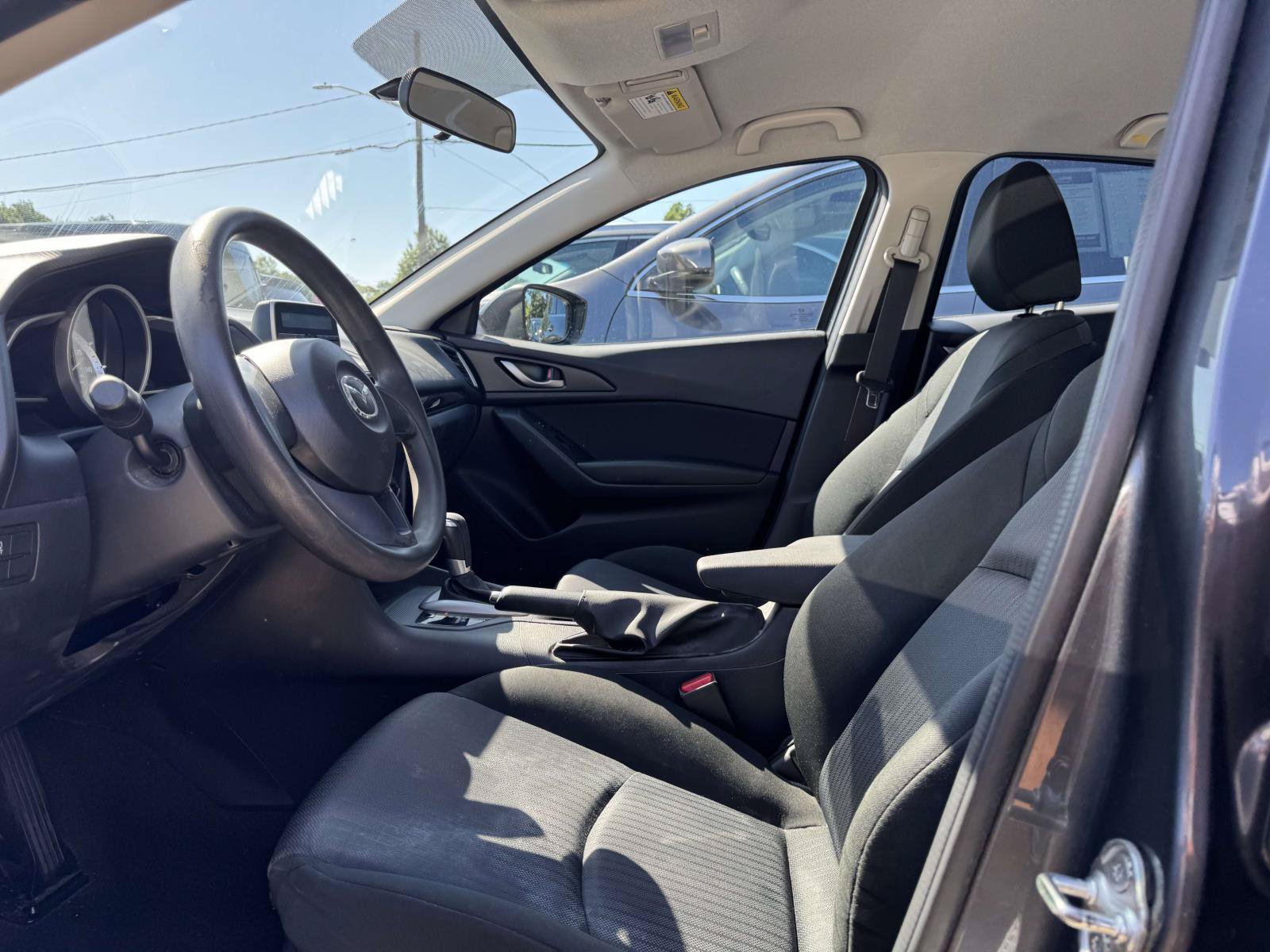 Used 2015 MAZDA MAZDA3 i SV FWD image 11