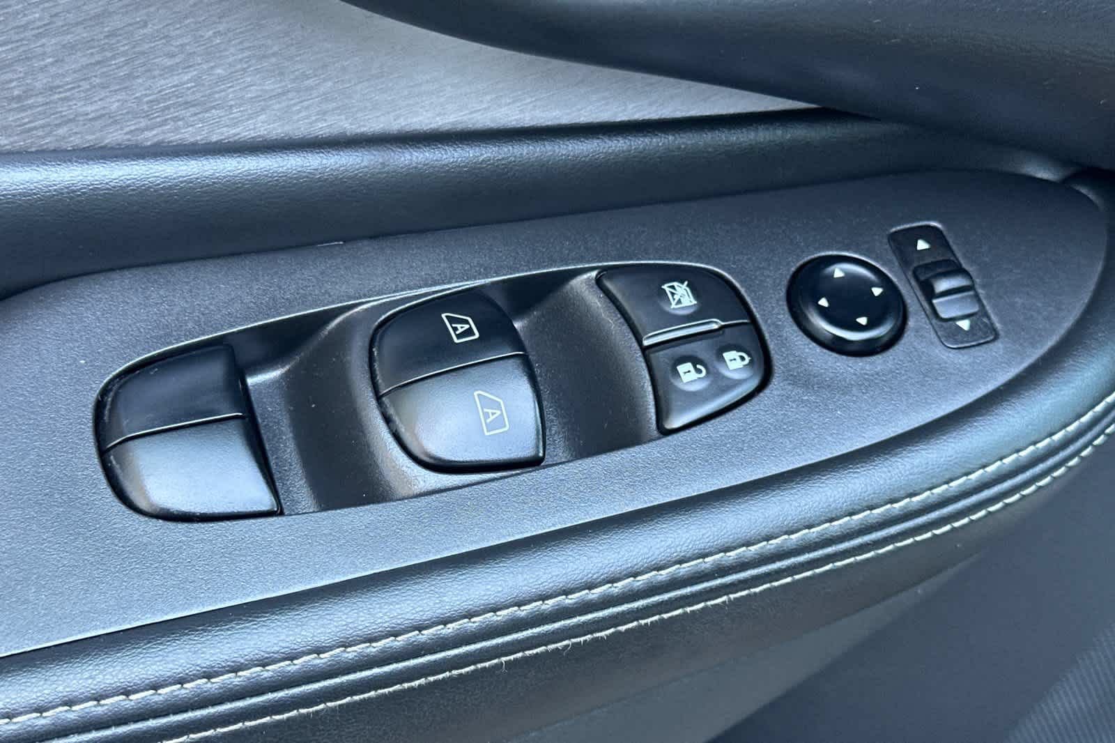 Used 2021 Nissan Murano S FWD image 13