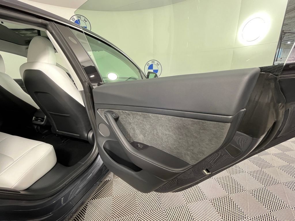 Used 2023 Tesla Model 3 Standard Range image 24