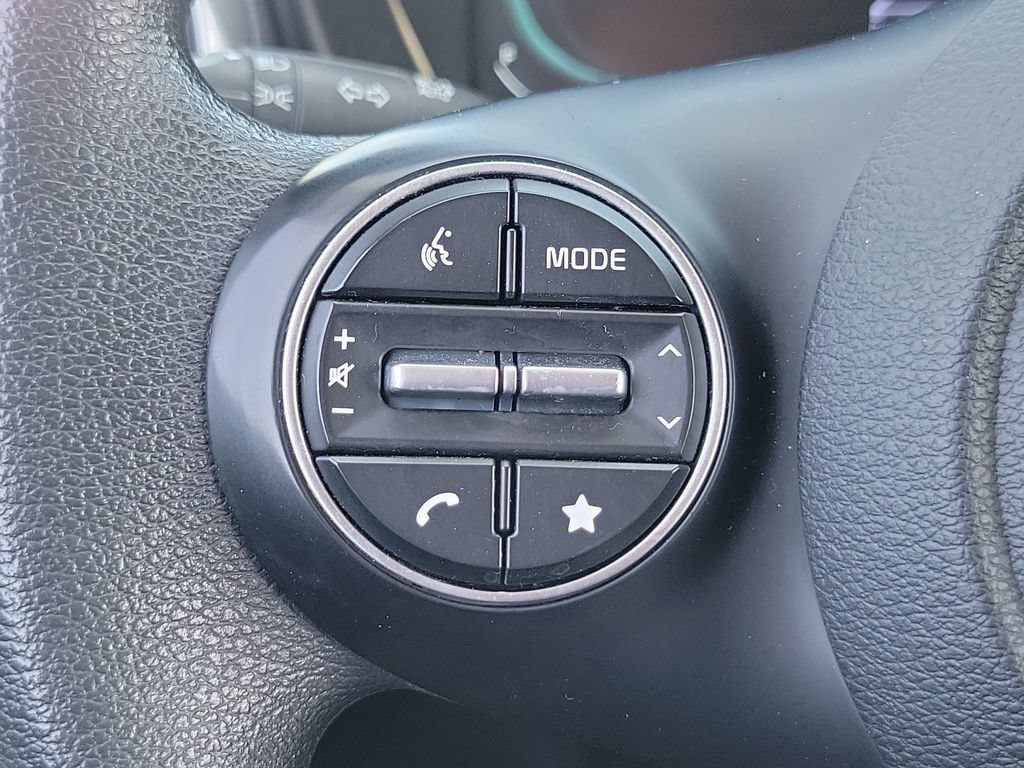 Used 2023 Kia Soul LX w/ Option Group 015 FWD image 22