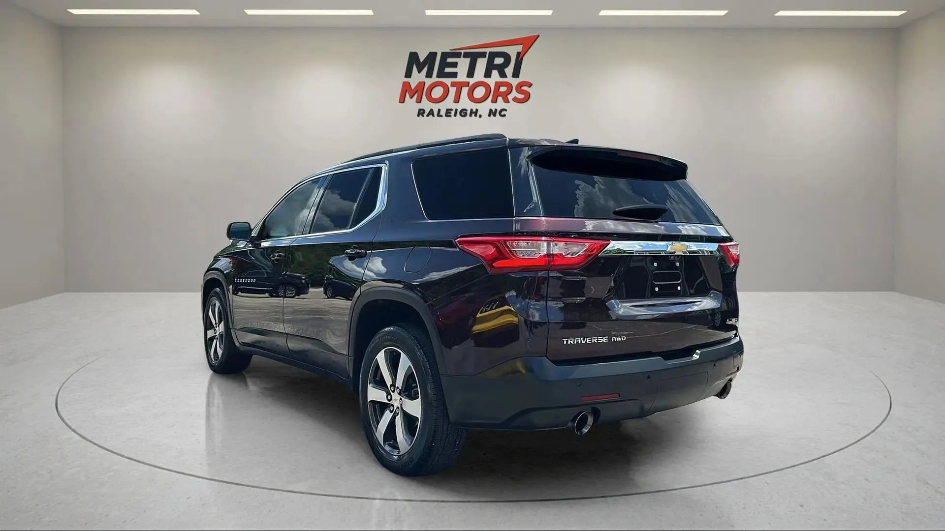 Used 2021 Chevrolet Traverse LT w/ LT Premium Package image 7