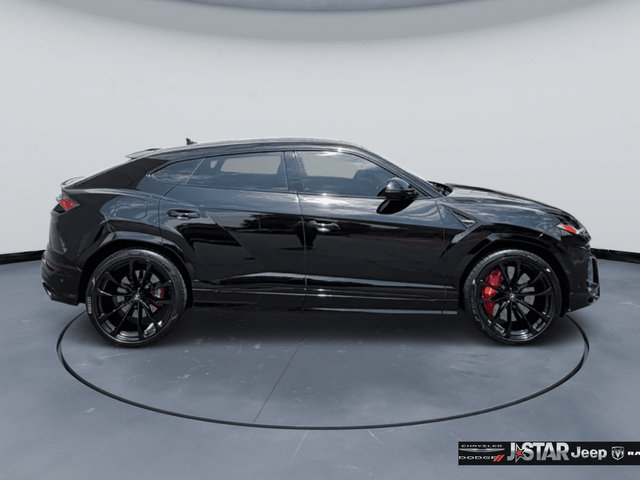 Used 2022 Lamborghini Urus AWD/4WD image 4