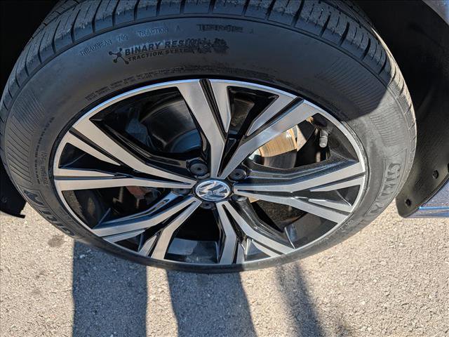 Used 2020 Volkswagen Passat 2.0T SEL image 9