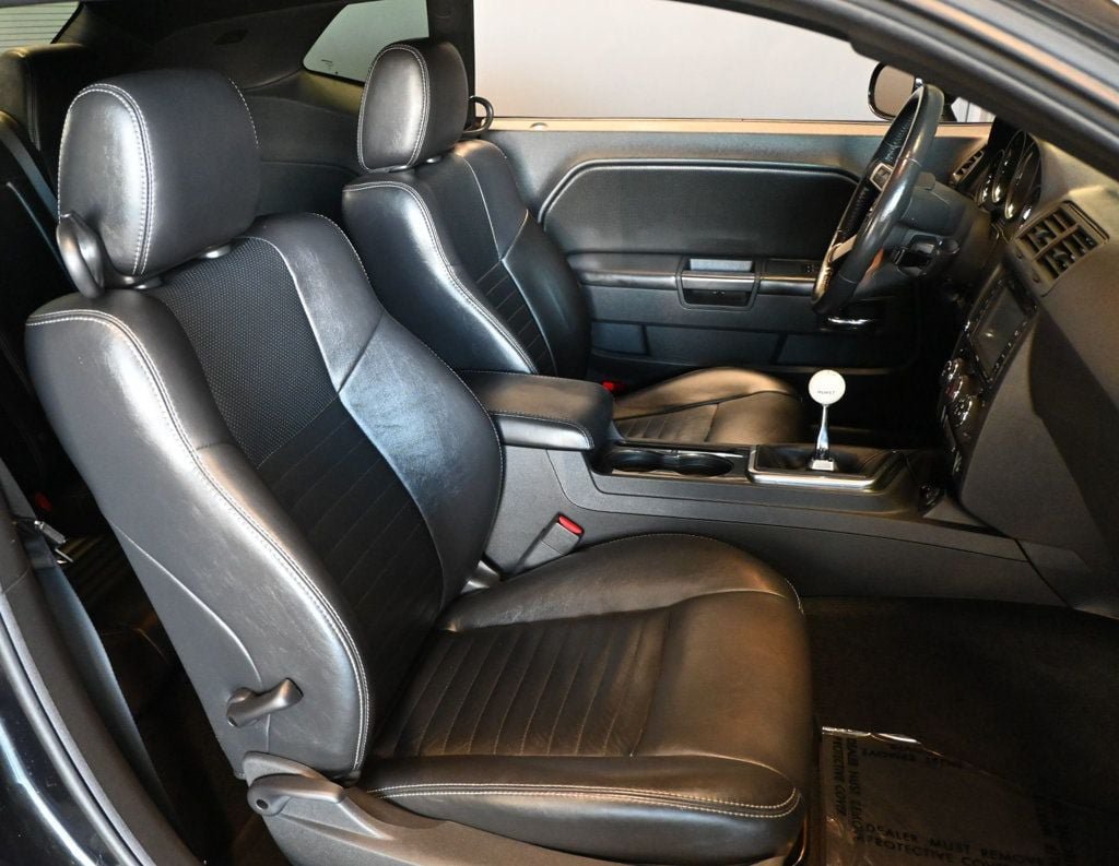 Used 2010 Dodge Challenger R/T RWD image 16