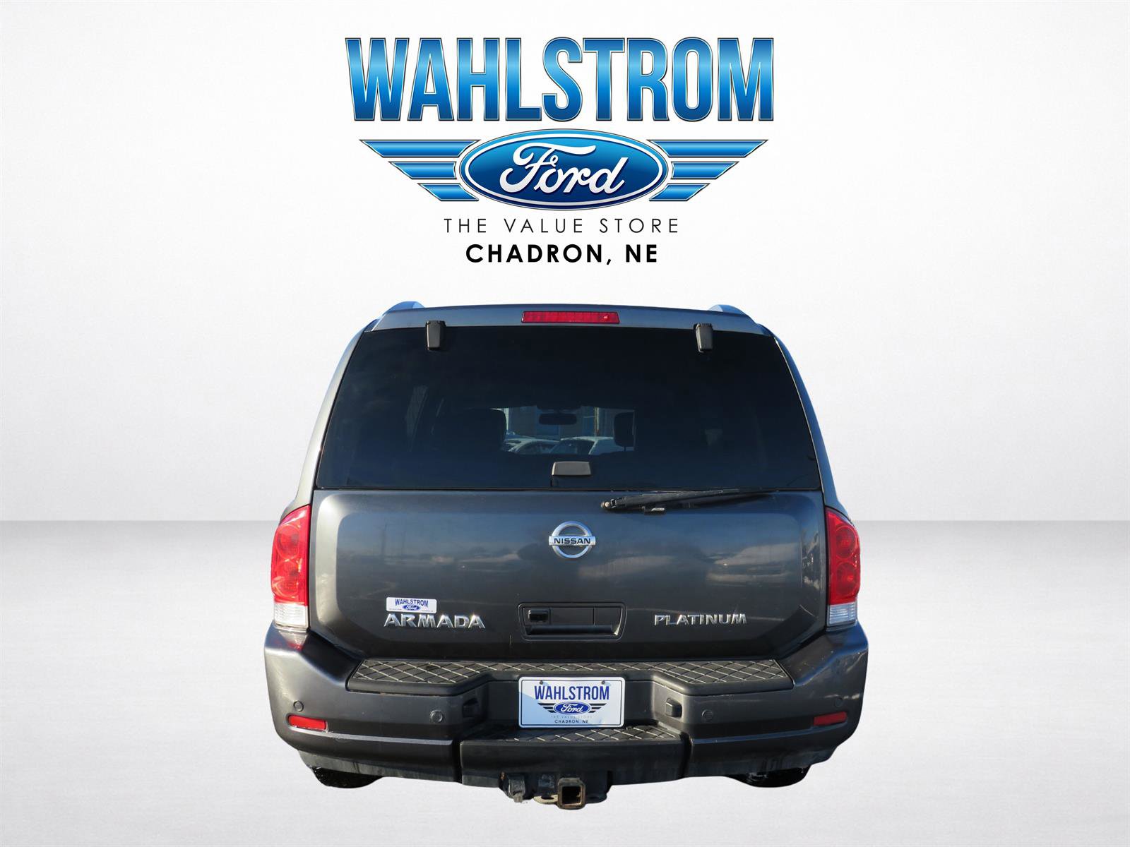 Used 2011 Nissan Armada Platinum w/ 2nd Row Captain Seat Pkg image 4