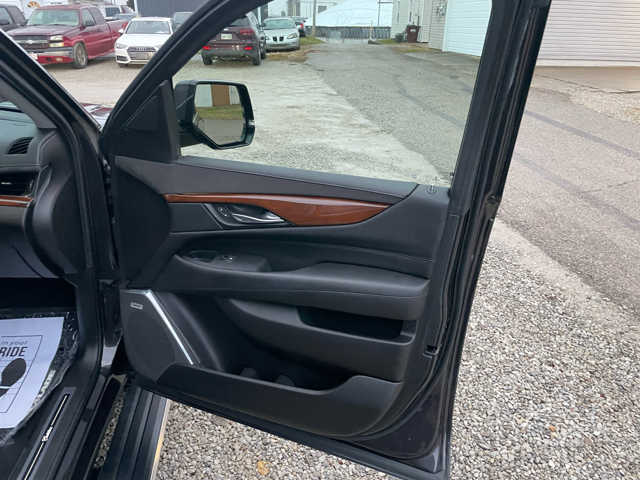 Used 2017 Cadillac Escalade Premium Luxury image 12