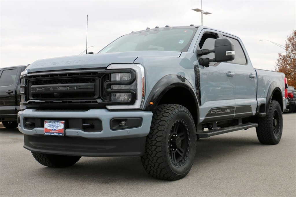 New 2026 Ford F250 Lariat w/ Black Appearance Package