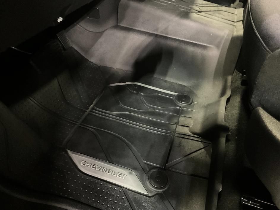 Used 2025 Chevrolet Silverado 1500 LT AWD/4WD image 16