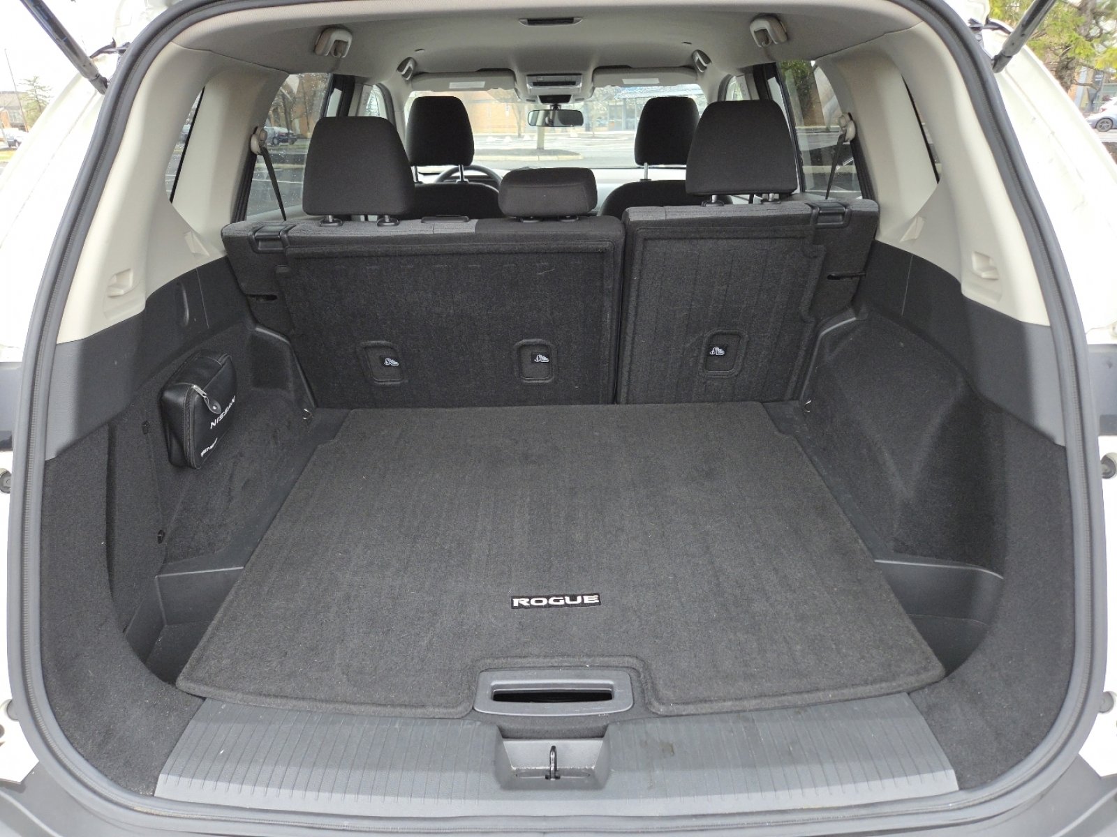 Used 2023 Nissan Rogue SV AWD/4WD image 19