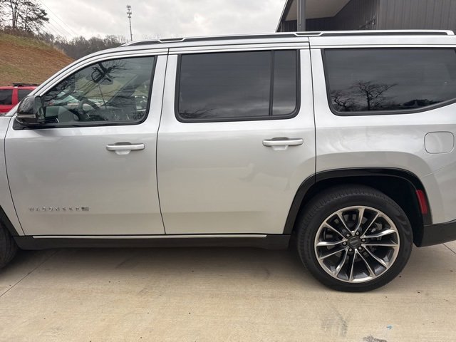 Used 2024 Jeep Wagoneer Series III w/ Premium Group I image 8