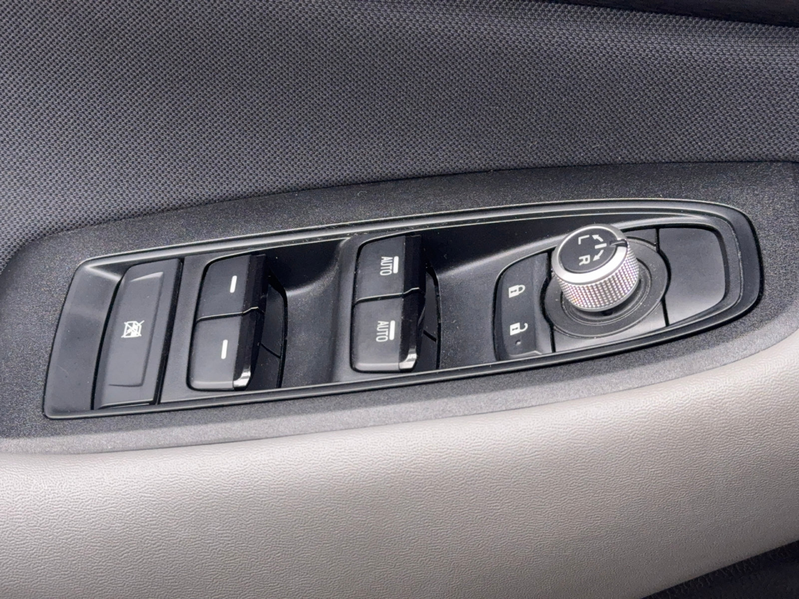 Used 2024 Subaru Outback Premium AWD/4WD image 23