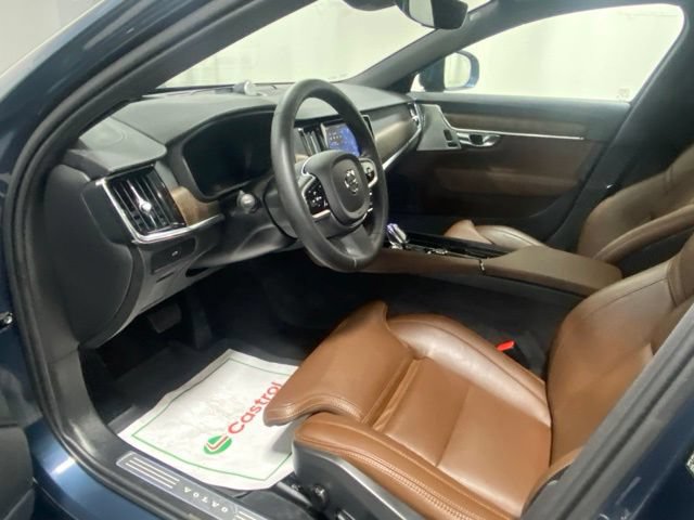 Used 2025 Volvo V90 B6 Cross Country Ultra AWD/4WD image 10