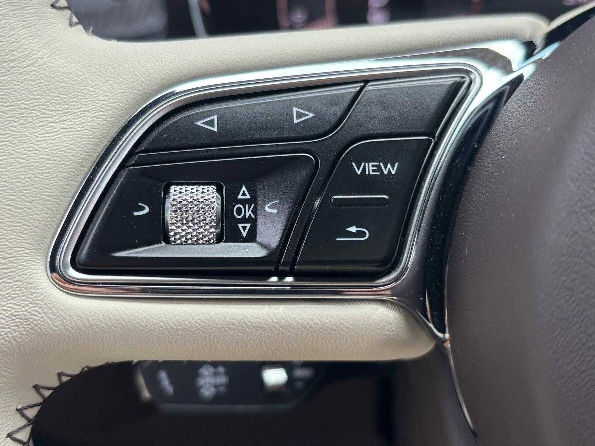 New 2025 Bentley Bentayga Extended Wheelbase image 54