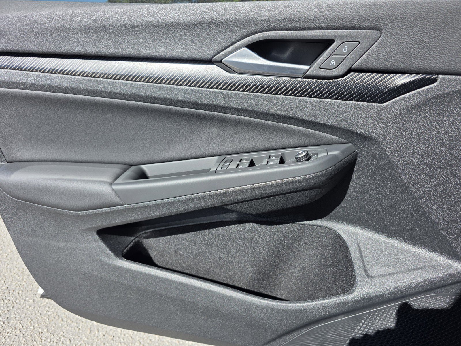 Used 2025 Volkswagen Golf R Black Edition image 22