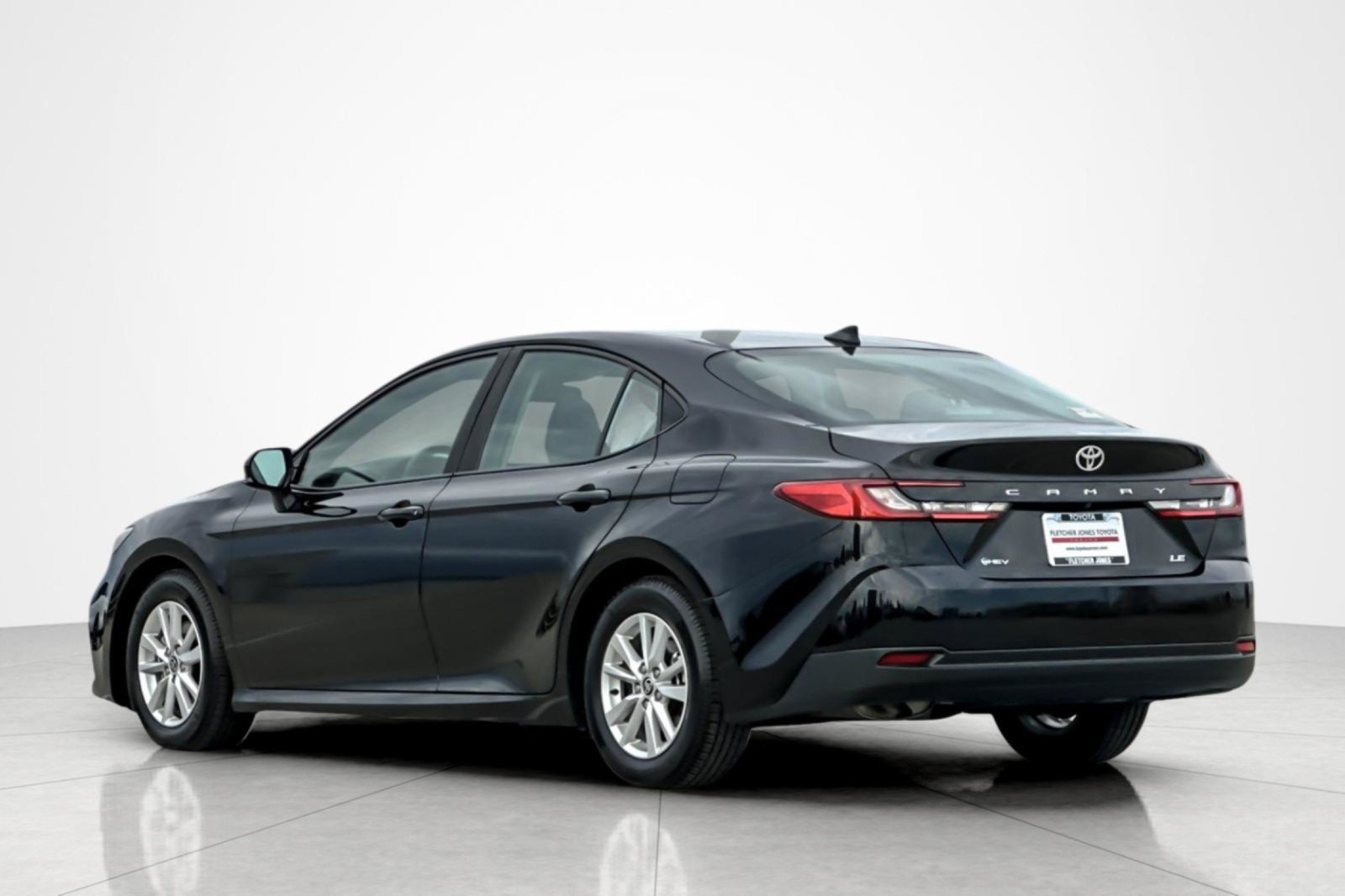 Certified 2025 Toyota Camry LE FWD image 3