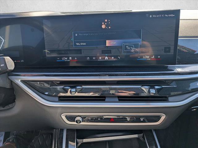 Used 2025 BMW X7 xDrive40i w/ M Sport Package AWD/4WD image 15