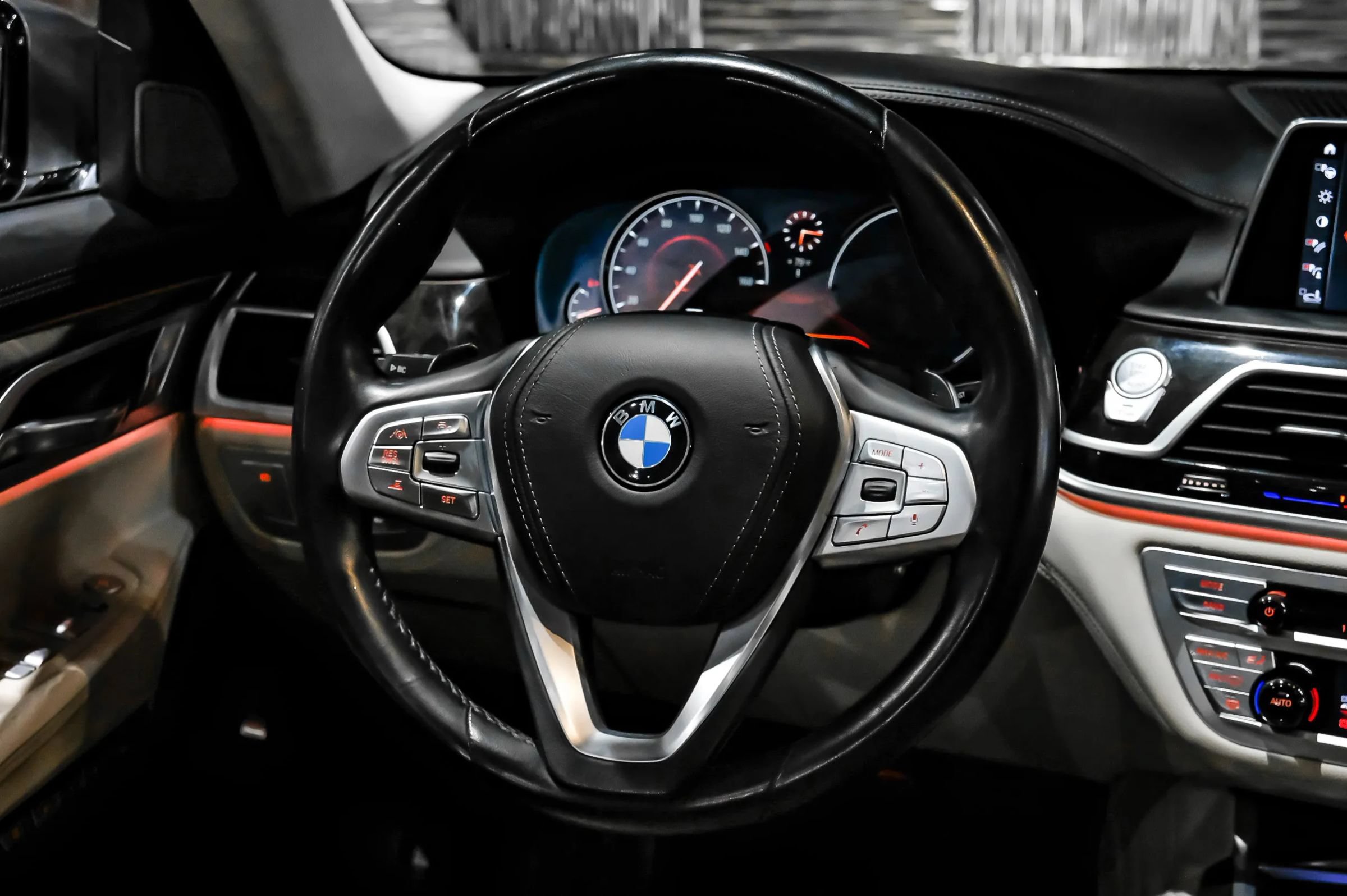 Used 2018 BMW 750i xDrive AWD/4WD image 18