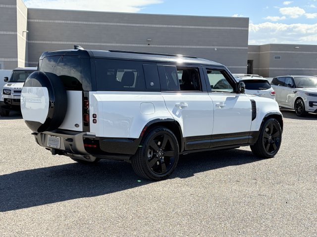 Used 2023 Land Rover Defender 130 X-Dynamic SE AWD/4WD image 26