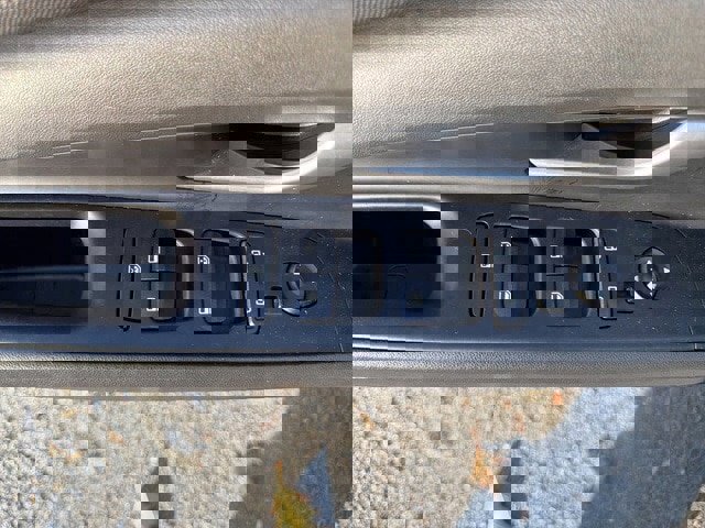 Certified 2023 Hyundai Elantra SEL image 17