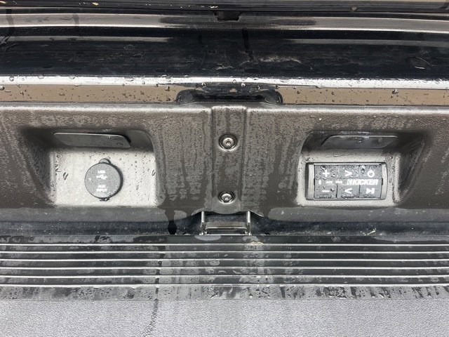 Used 2023 GMC Sierra 3500 Denali w/ Denali Black Diamond Edition image 9