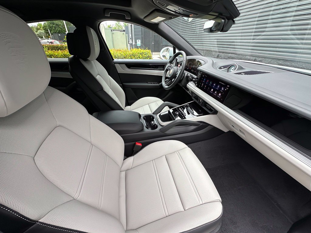 Used 2026 Porsche Cayenne S AWD/4WD image 45