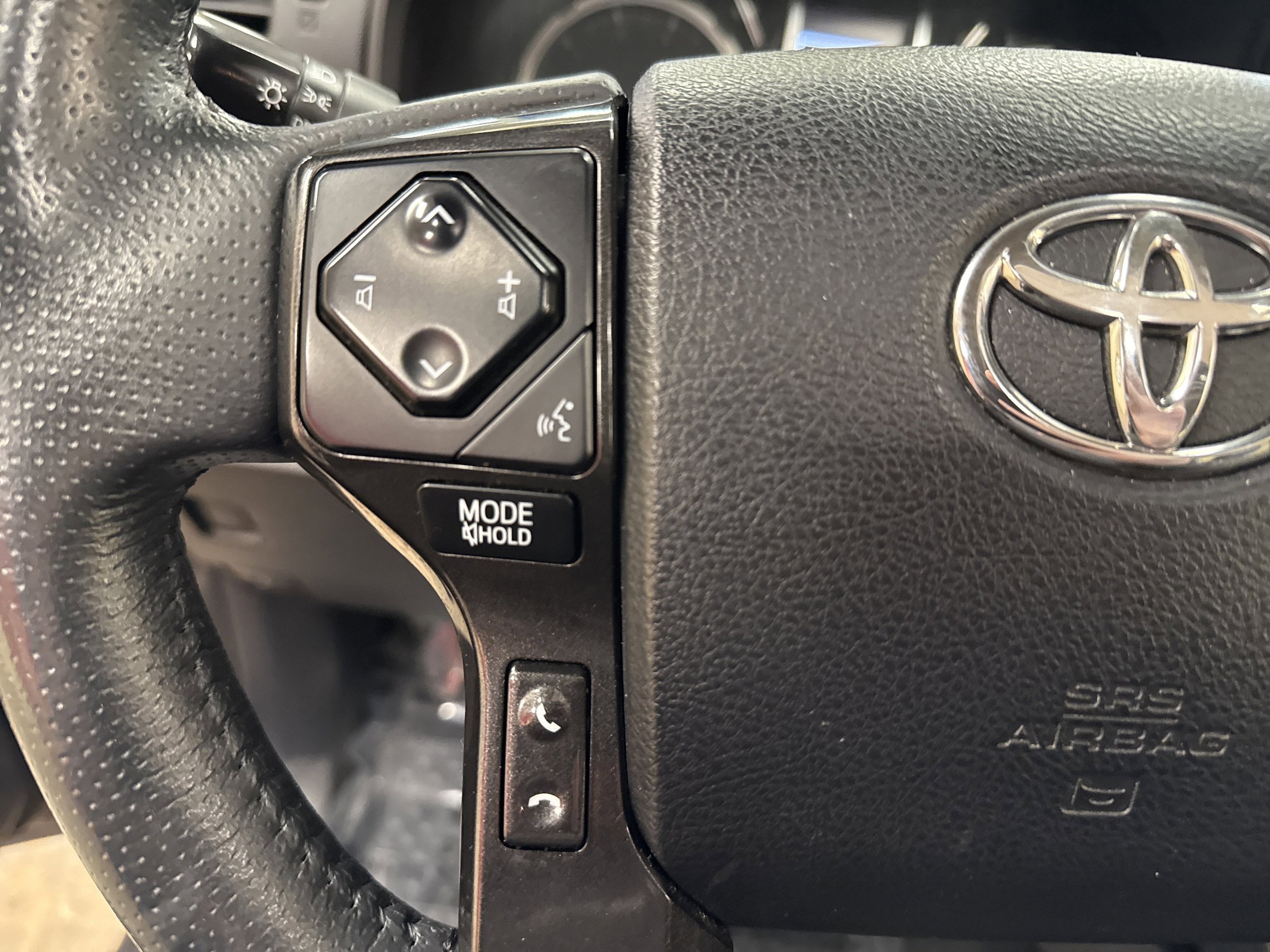 Used 2020 Toyota 4Runner Venture w/ Moonroof Package AWD/4WD image 33
