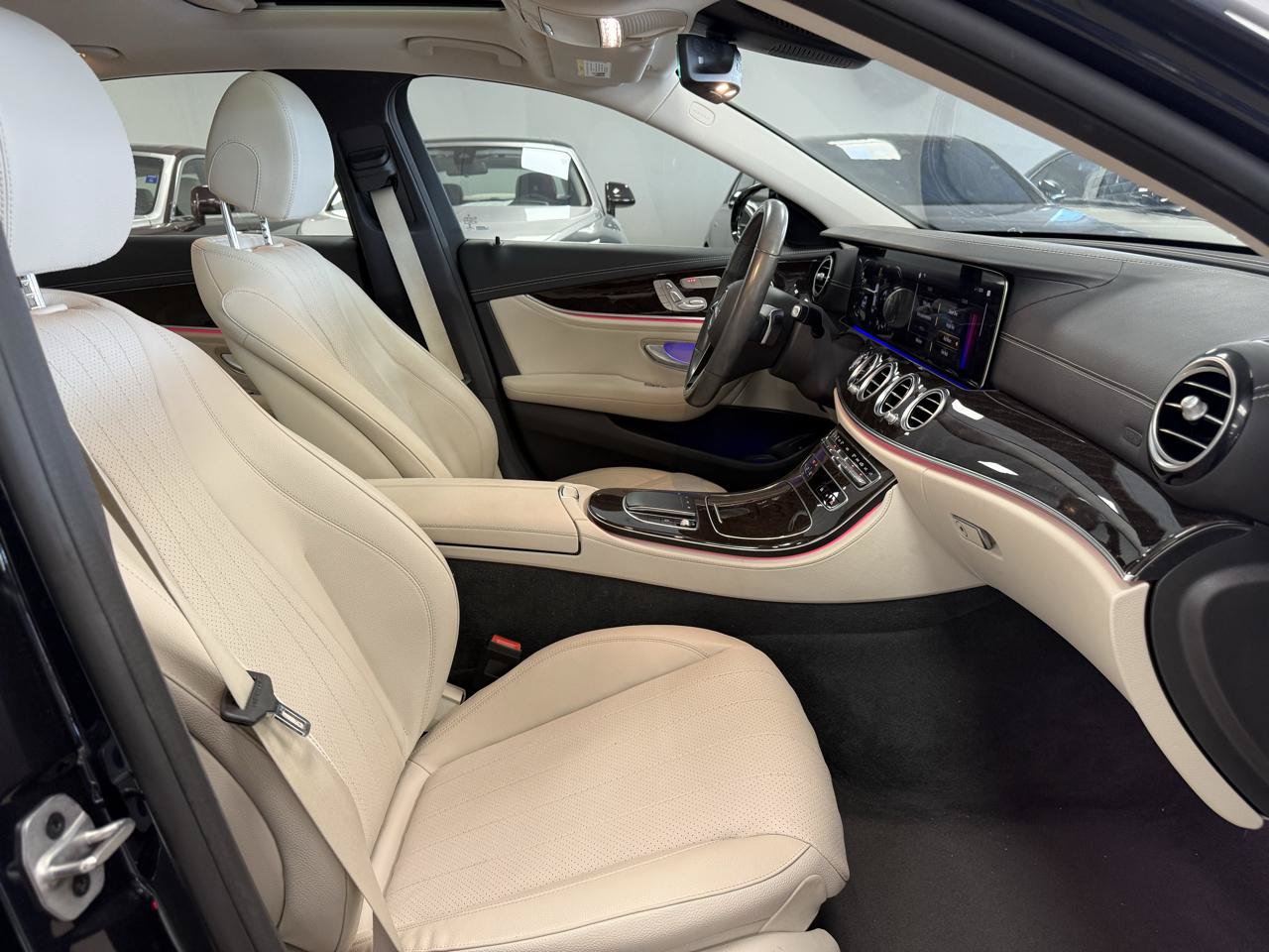 Used 2022 Mercedes-Benz E 350 Sedan w/ Driver Assistance Package image 17