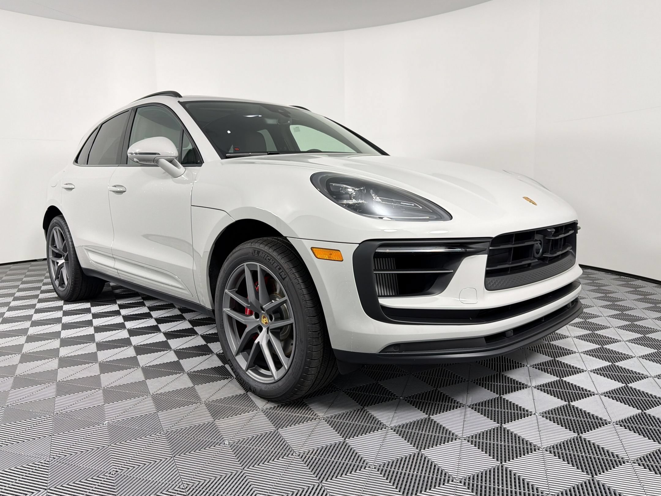 New 2026 Porsche Macan S AWD/4WD image 7