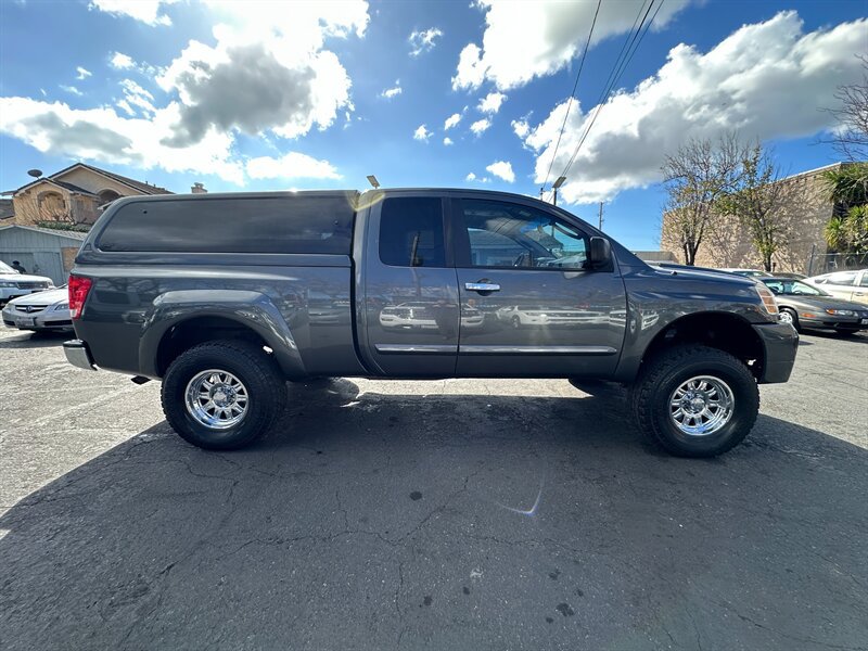 Used 2007 Nissan Titan SE RWD image 4