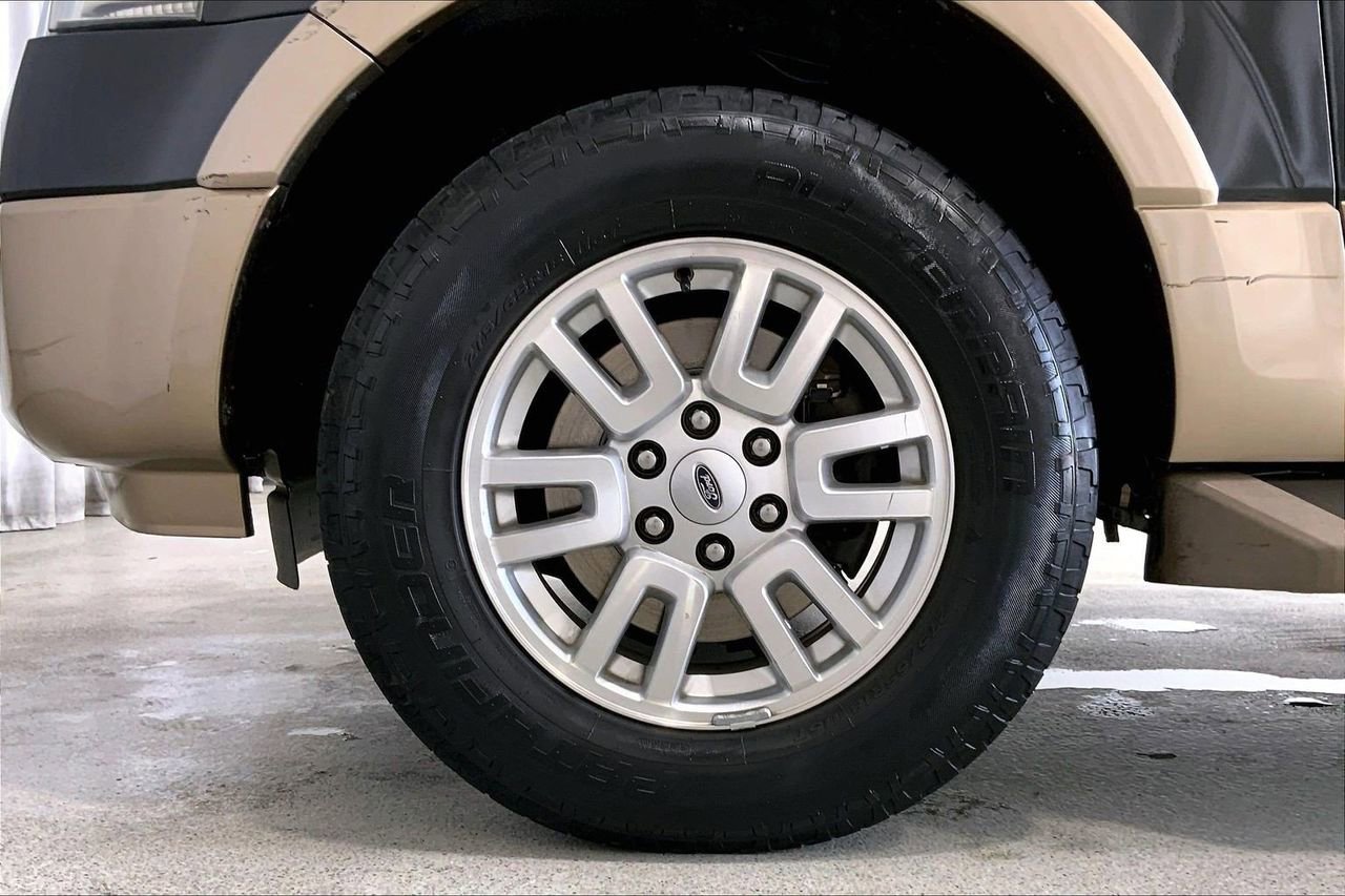 Used 2013 Ford Expedition XLT RWD image 8