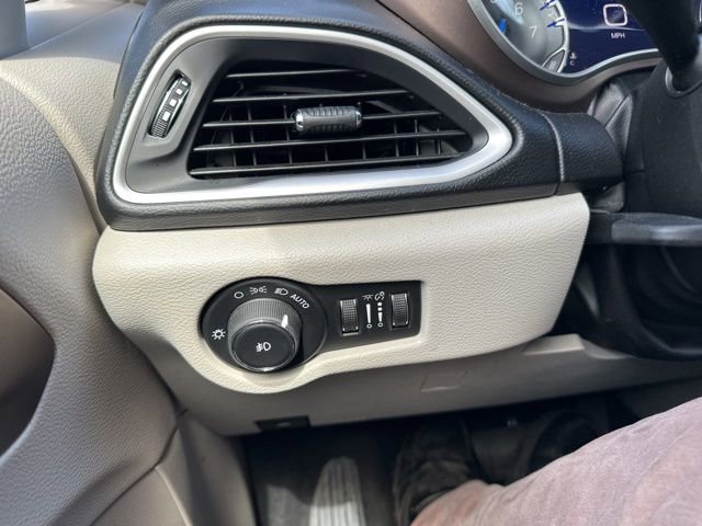 Used 2019 Chrysler Pacifica Touring-L w/ Advanced Safetytec Group image 50