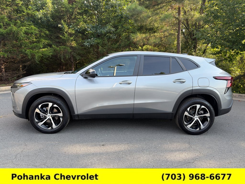 Certified 2026 Chevrolet Trax RS w/ Sunroof Package FWD image 4