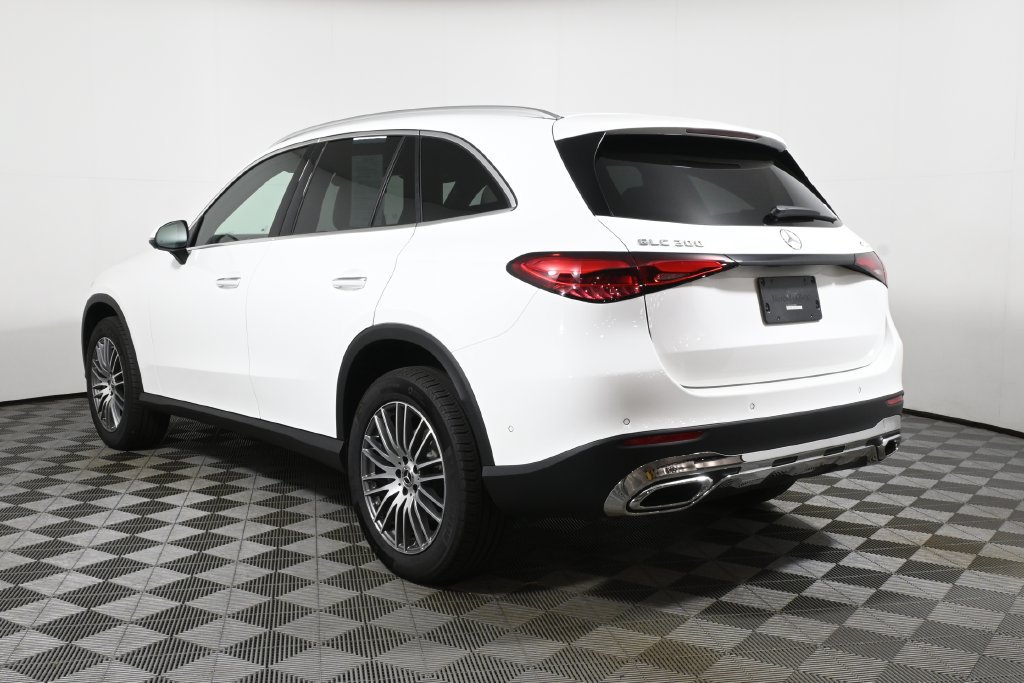 Used 2026 Mercedes-Benz GLC 300 4MATIC image 5