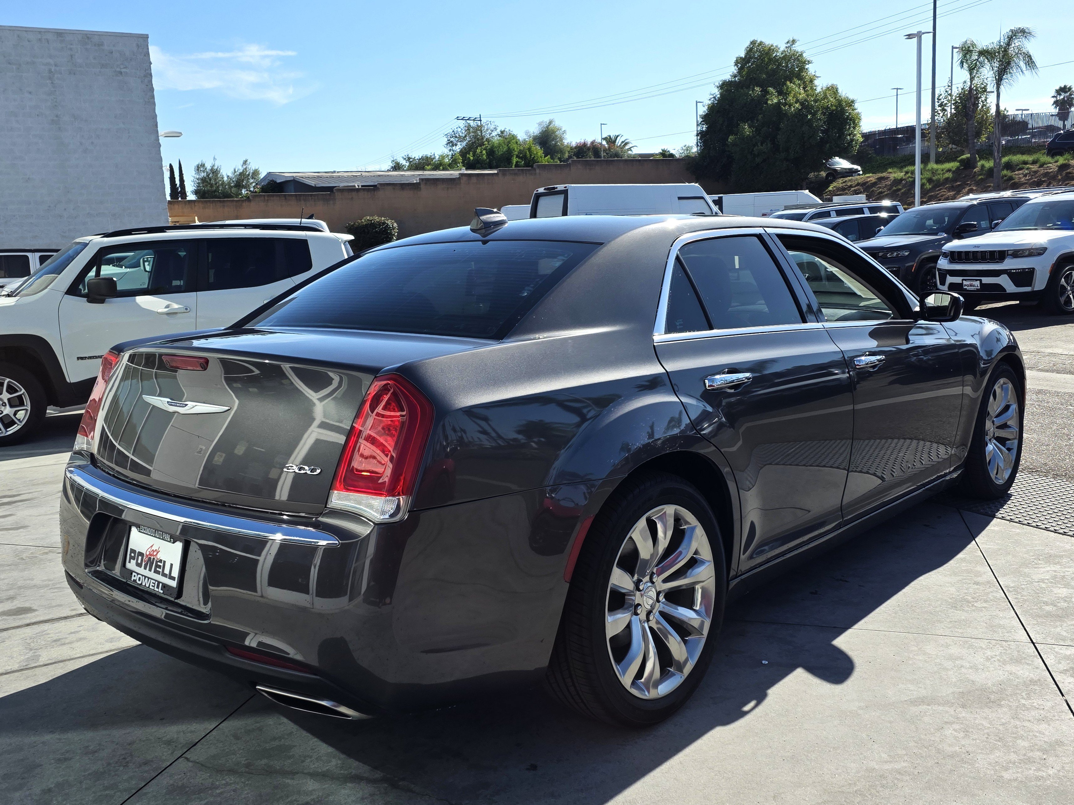 Used 2019 Chrysler 300 Limited RWD image 5