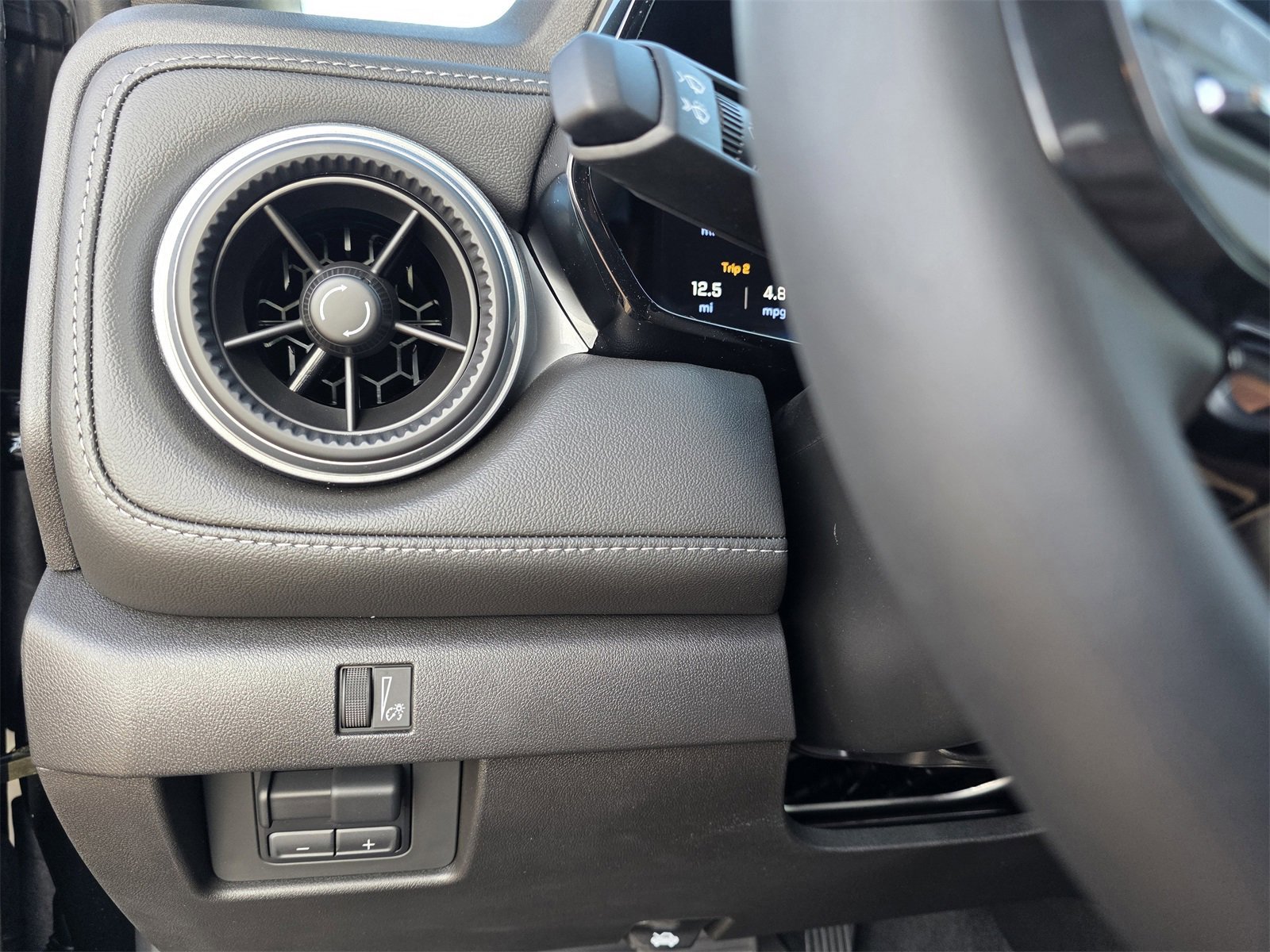 New 2026 Chevrolet Colorado LT w/ LT Convenience Package image 16