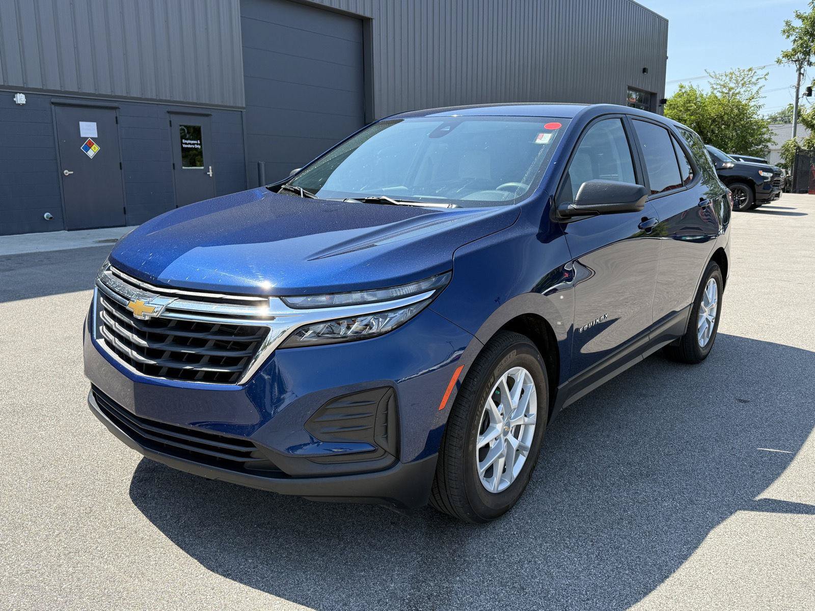 Used 2022 Chevrolet Equinox LS w/ LS Convenience Package FWD image 6
