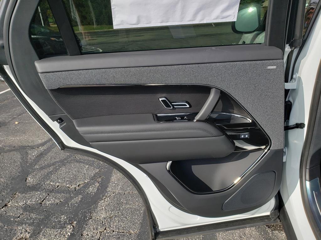 New 2025 Land Rover Range Rover Sport SE image 12