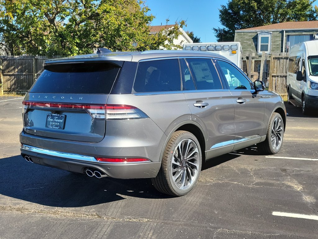 New 2027 Lincoln Aviator Reserve AWD/4WD image 4