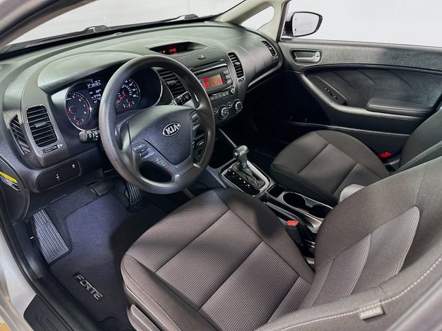 Used 2017 Kia Forte LX image 10