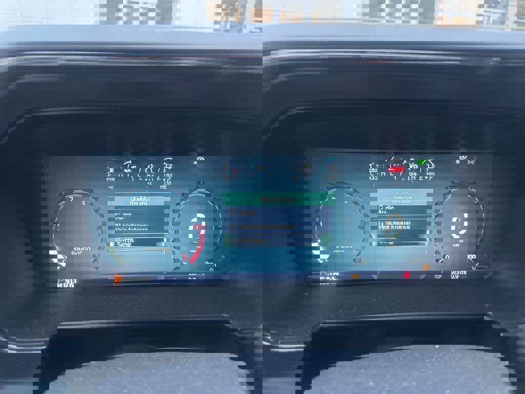 Used 2023 Ford F350 Lariat w/ Tow Technology Package image 16