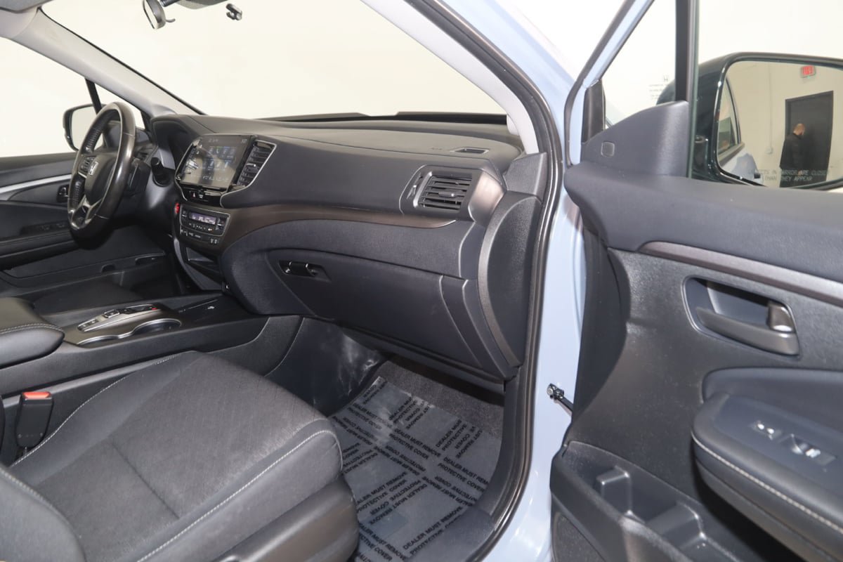Used 2025 Honda Ridgeline Sport image 34