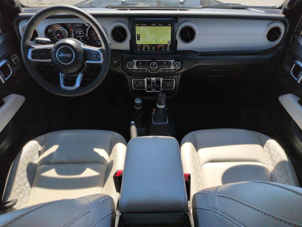 Used 2023 Jeep Gladiator Overland image 16