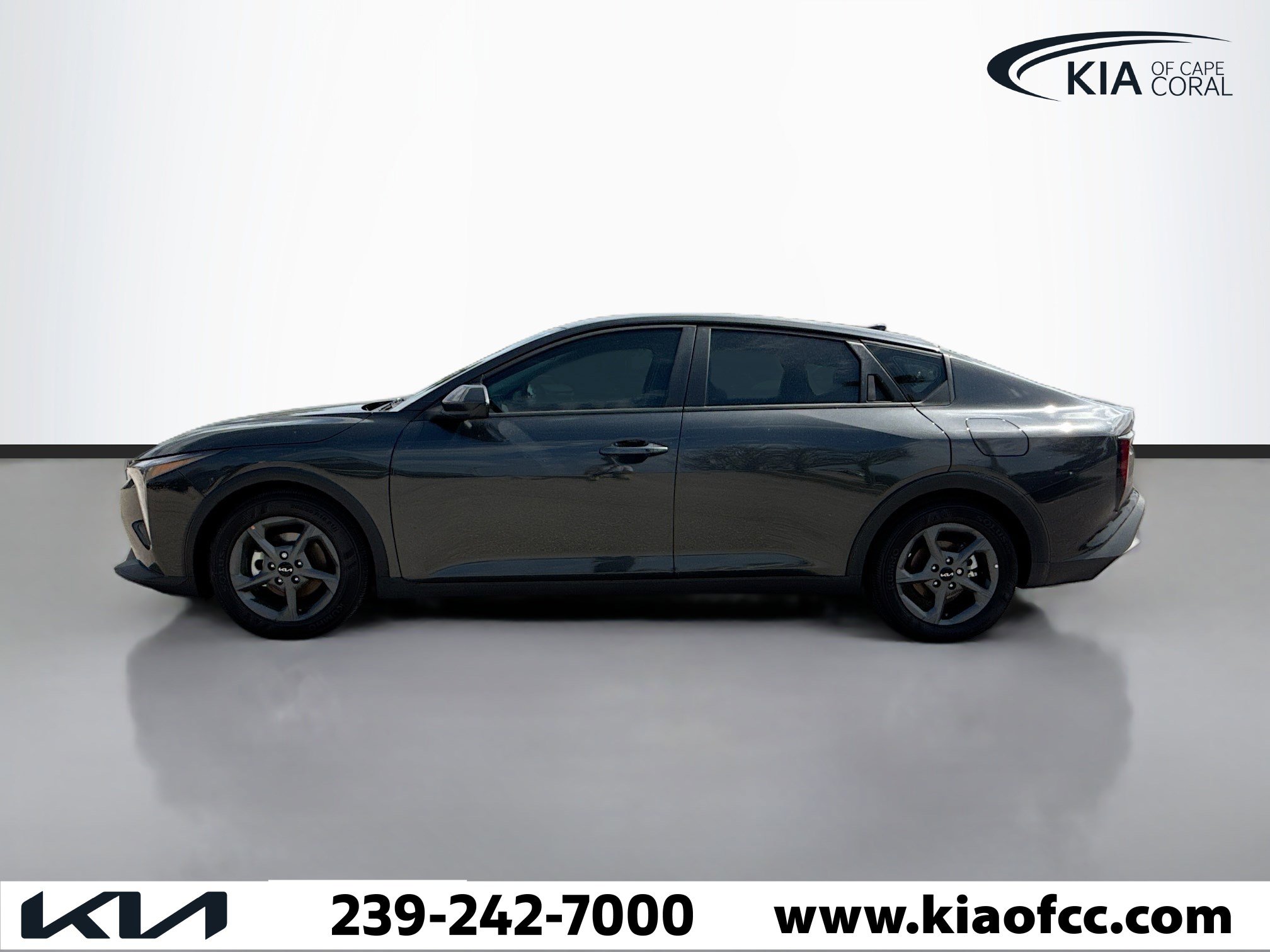 New 2025 Kia K4 LXS image 2