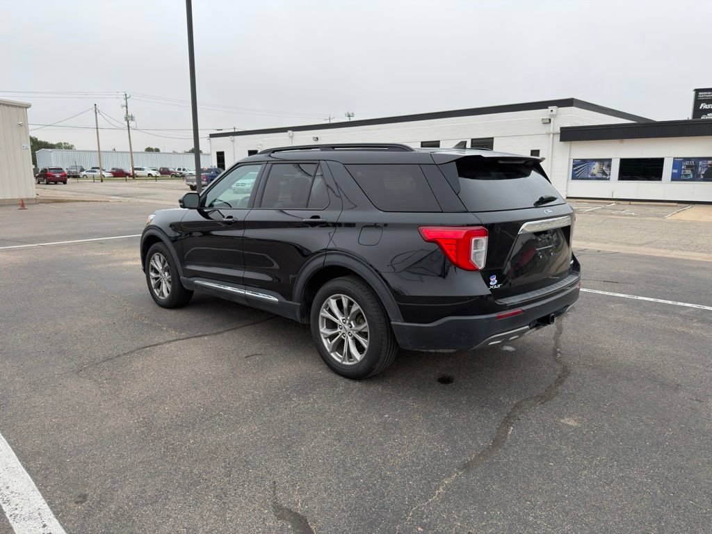 Used 2023 Ford Explorer XLT w/ Equipment Group 202A AWD/4WD image 6