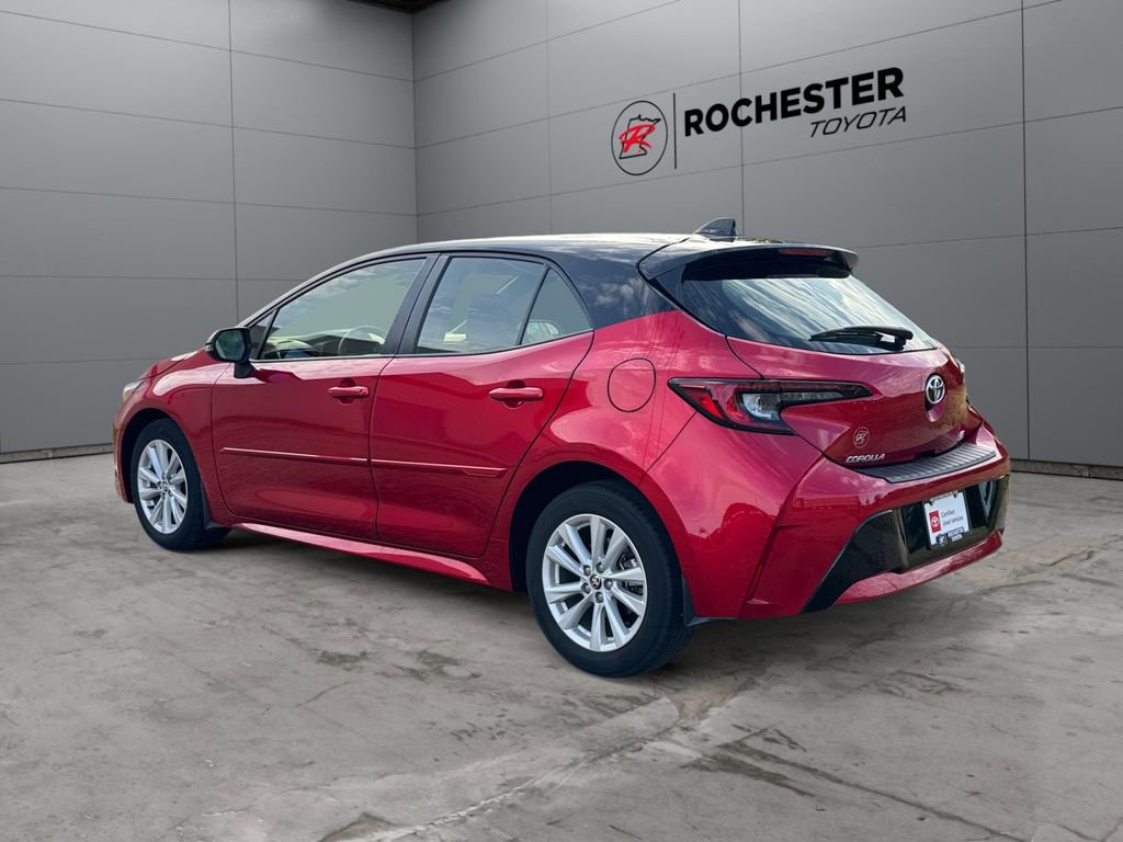 Used 2023 Toyota Corolla SE w/ SE Premium Package FWD image 3