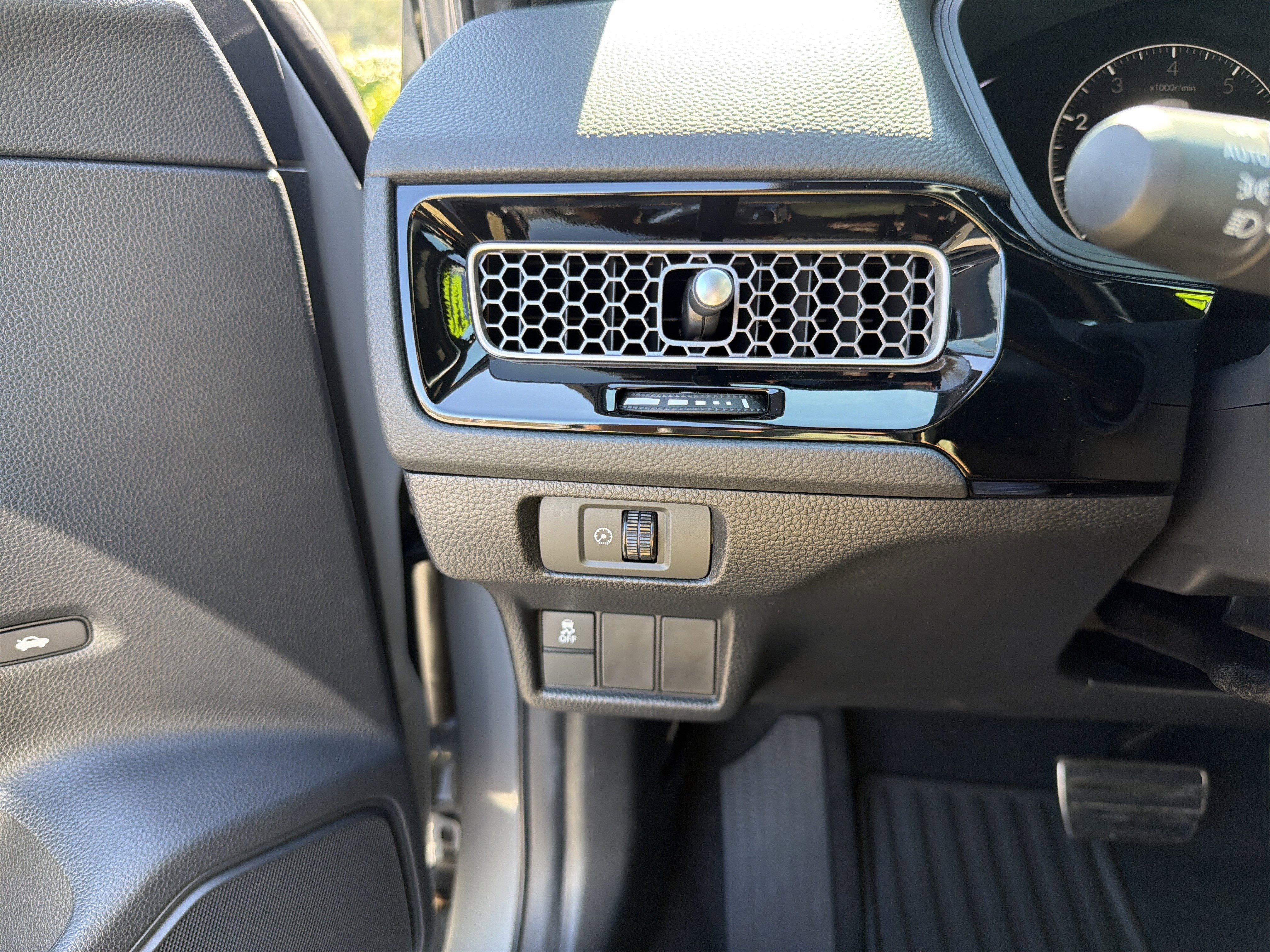 Used 2025 Honda Civic Sport image 13