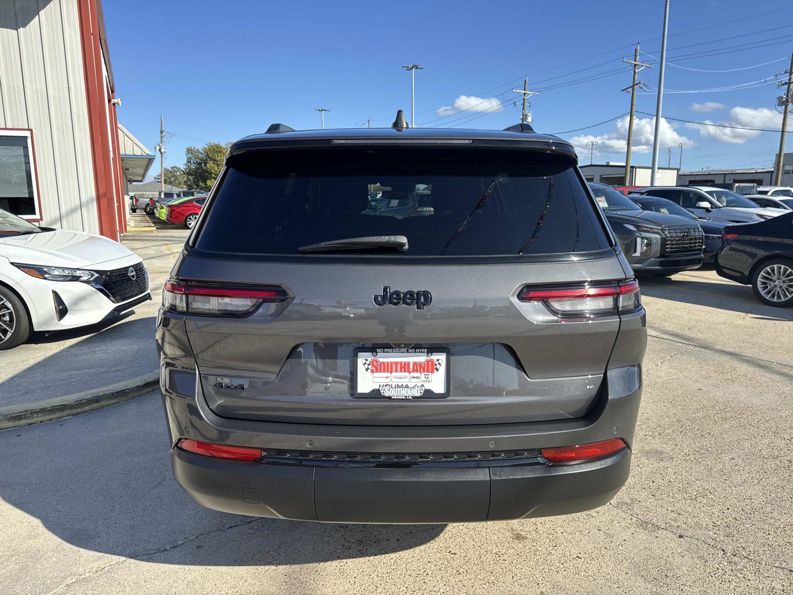 Used 2024 Jeep Grand Cherokee L Altitude image 6